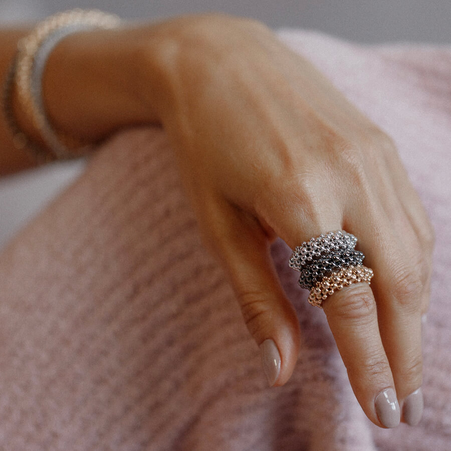 Anéis em ouro 18K de Carla Amorim