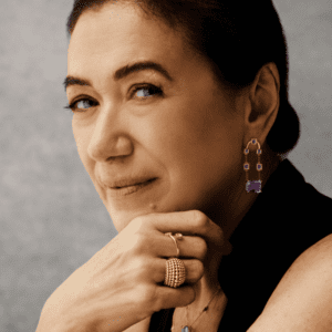 Lilia Cabral usando joias Carla Amorim