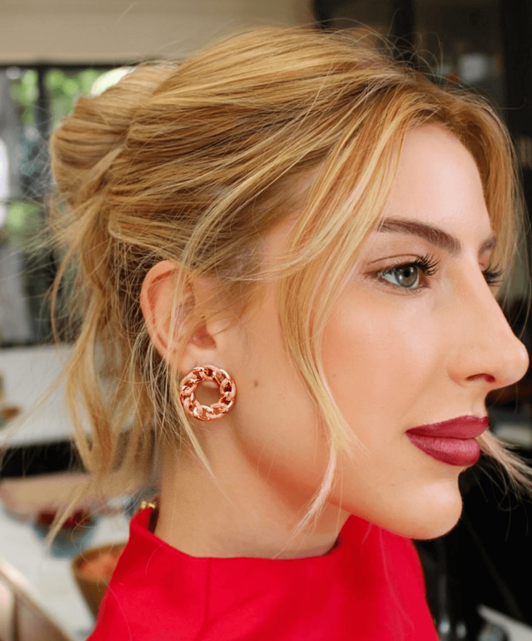 Sofia Bresser usando joias Carla Amorim