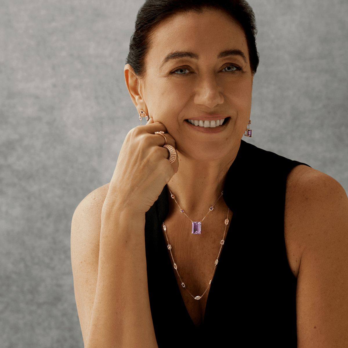 Lilia Cabral usando joias Carla Amorim