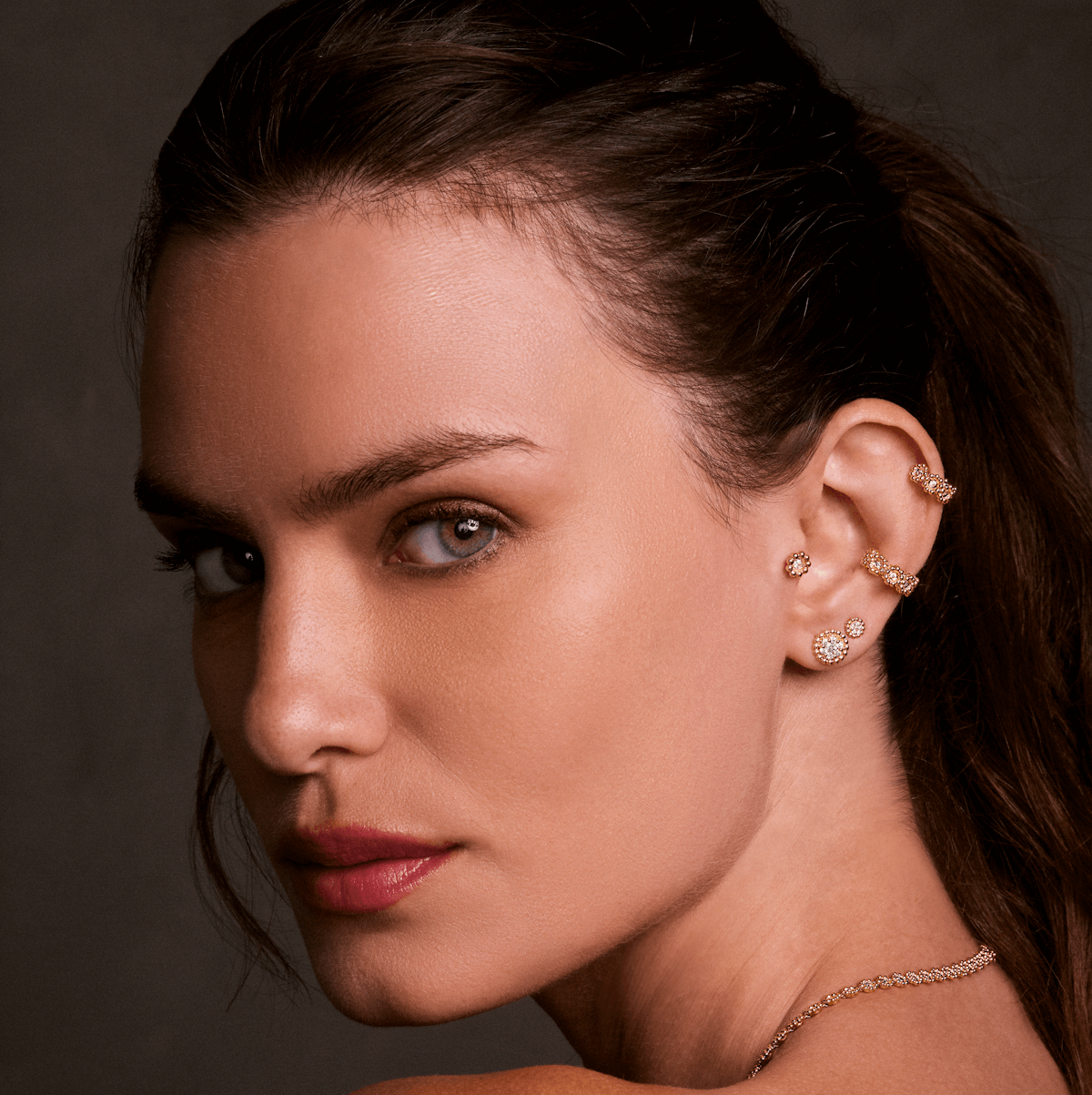 Piercings em ouro 18k, de Carla Amorim