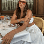Stephanie Garcia usando joias Carla Amorim